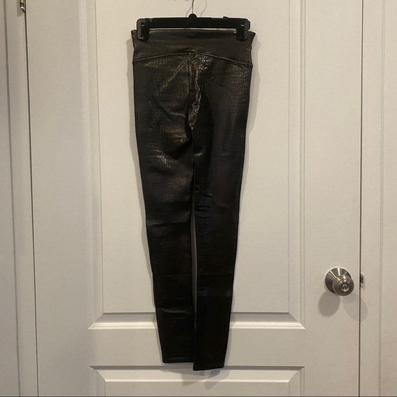 Spanx Faux Leather Croc Leggings - Picture 5 of 5